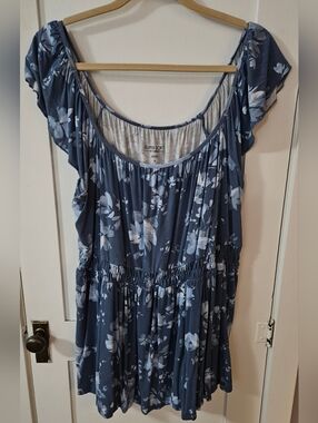 torrid Blue Floral Scoop Neck Top